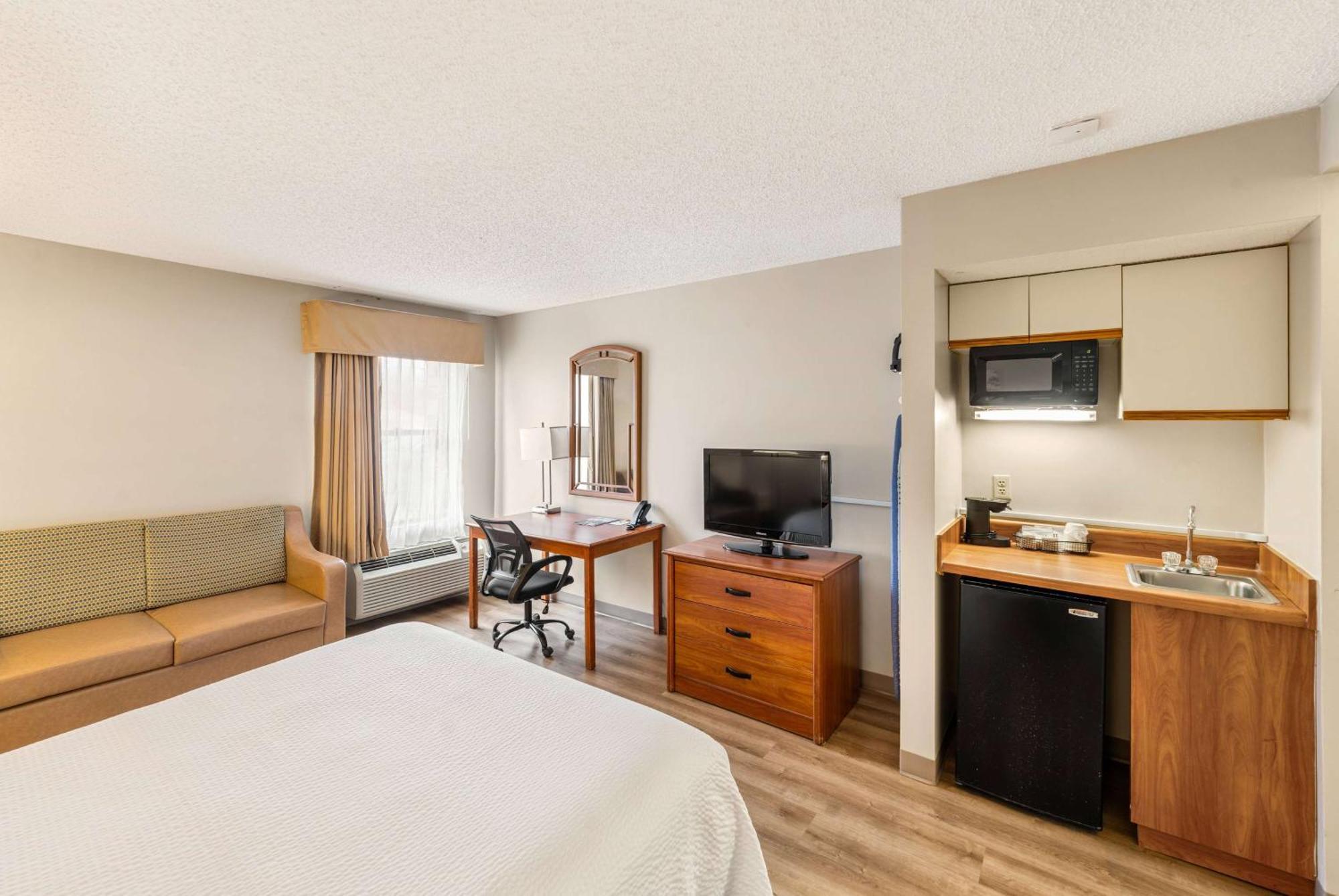 Days Inn By Wyndham Raleigh-Airport-Research Triangle Park Morrisville Exterior foto