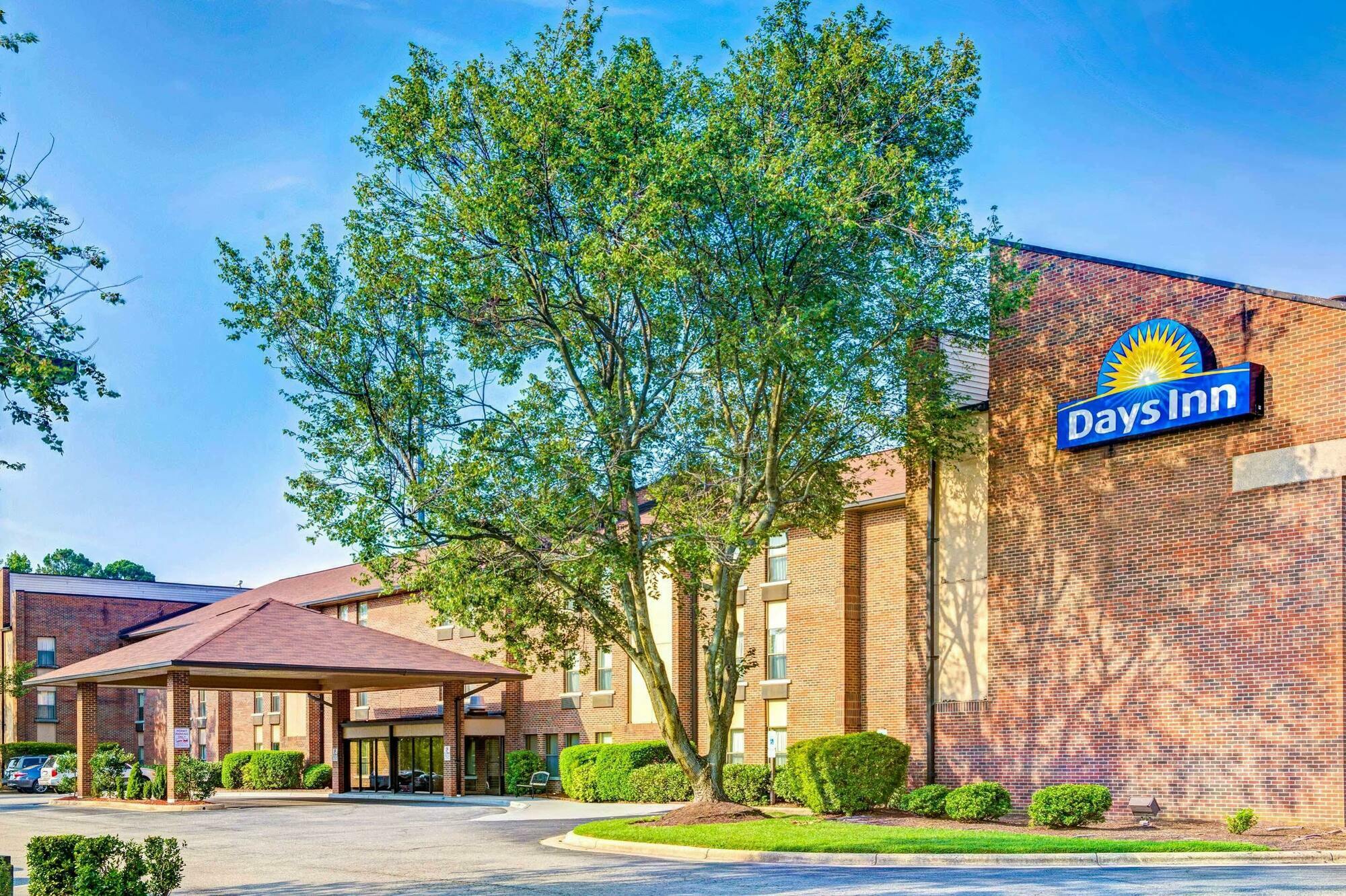 Days Inn By Wyndham Raleigh-Airport-Research Triangle Park Morrisville Exterior foto